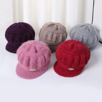 Women’s Knitted Pumpkin Beret – Windproof Peaked Hat with Ear Guard for Warmth