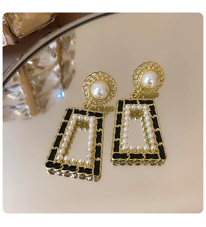 Jewelry CC Style Pearl Vintage Earrings - Blingy Bag LLC