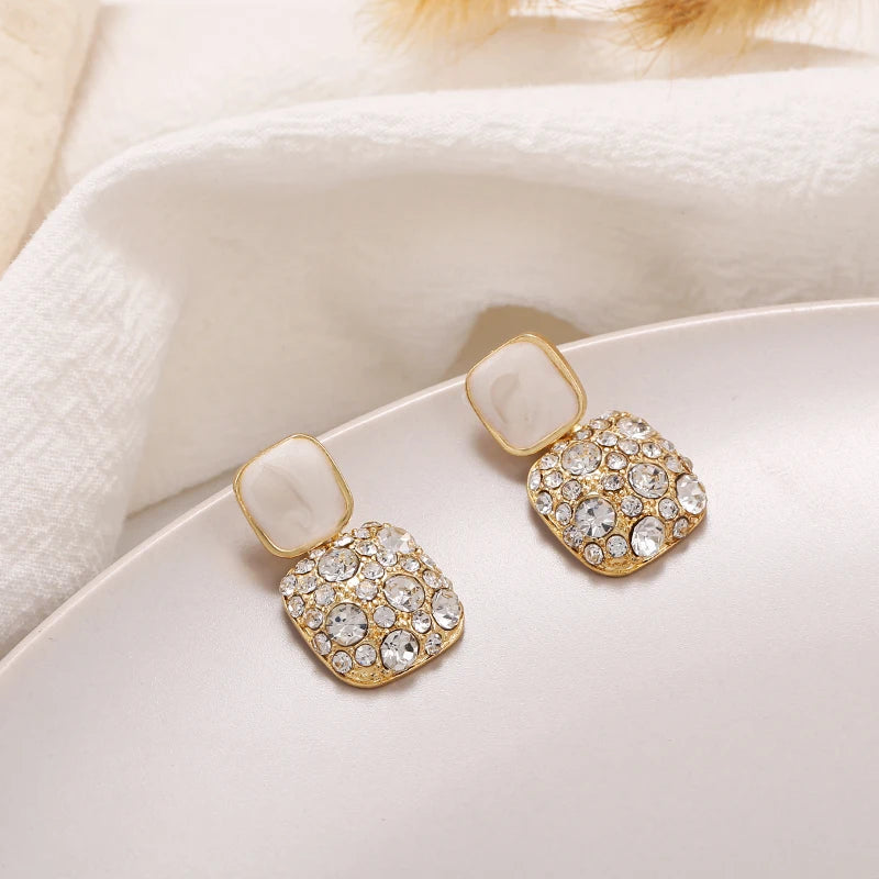 Vintage Shiny Crystal Earrings - Blingy Bag LLC