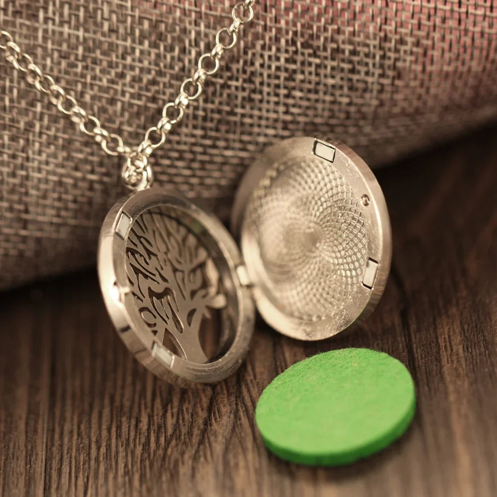 10pcs/lot Wholesale Essential Oil Diffuser Perfume Locket Pendant Necklace 34MM Round Open Locket Stainless Steel Aroma Necklace - Blingy Bag LLC