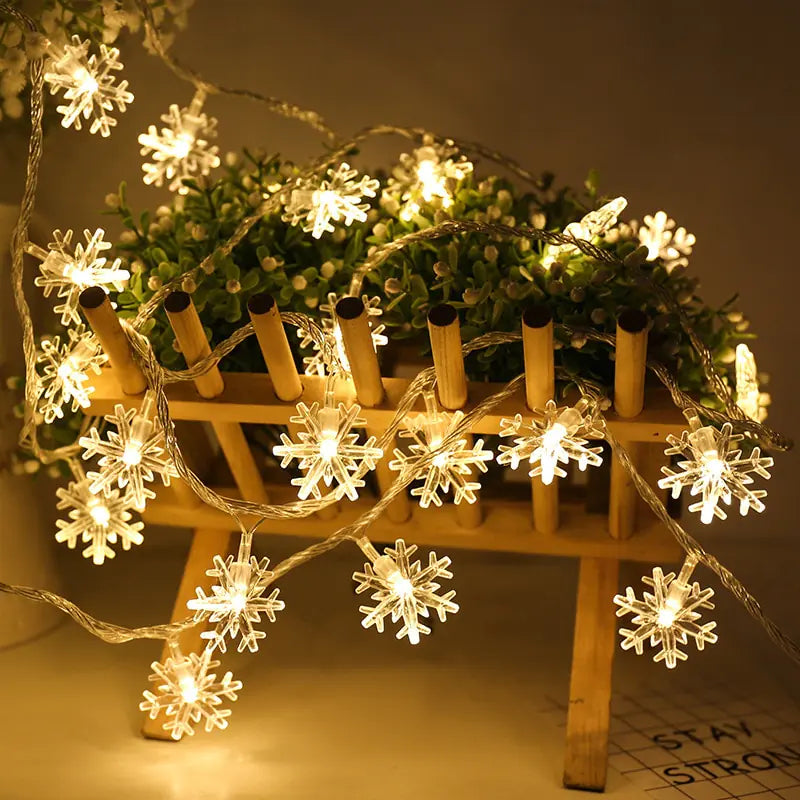 Snowflakes LED Christmas Lights - Blingy Bag LLC